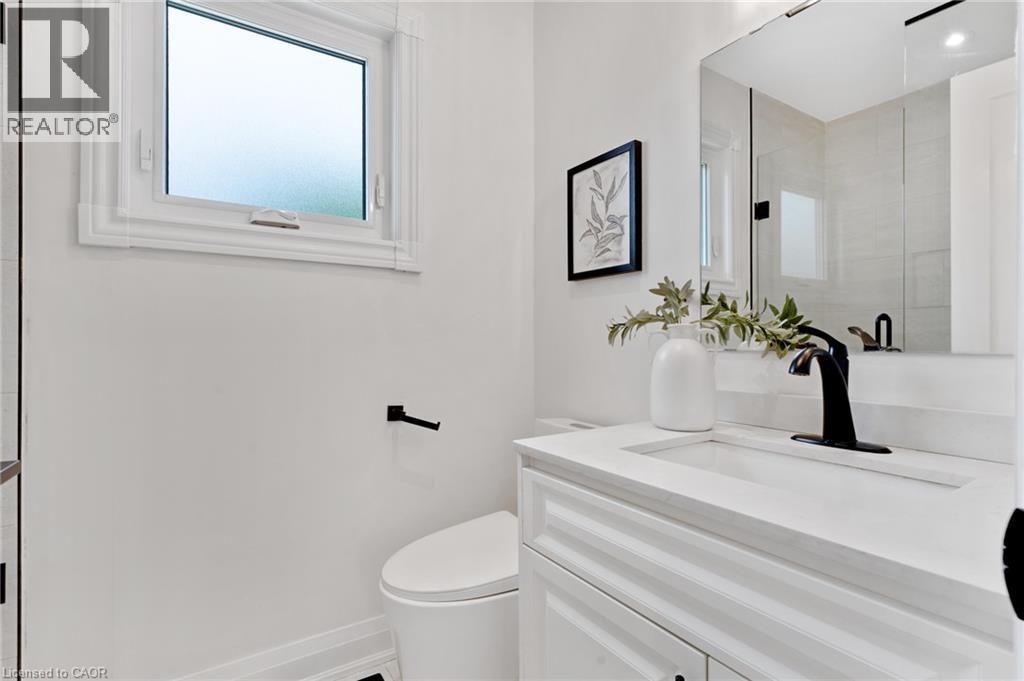 62 GLENVALLEY Drive - 33