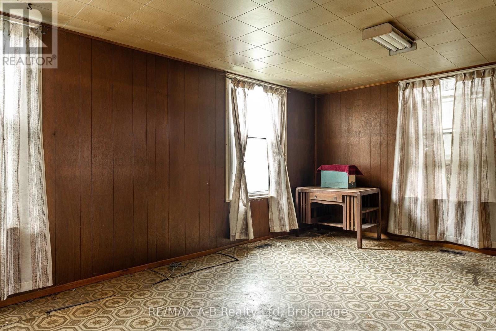 376553 LINE 37 - Image 38