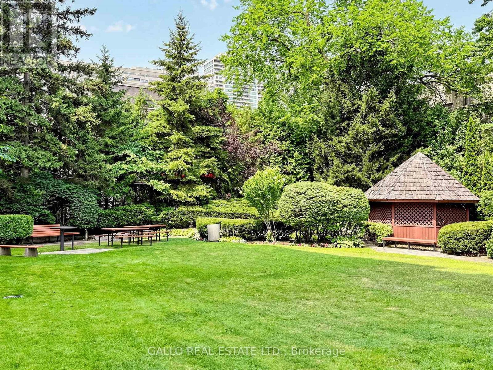#203 10 KENNETH AVENUE - 38