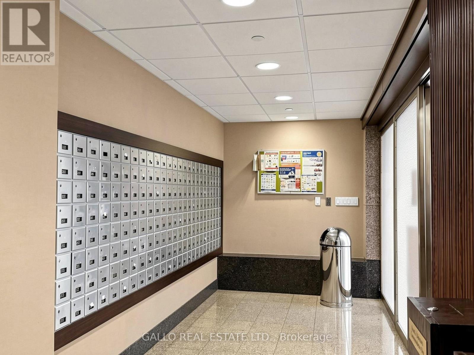 #203 10 KENNETH AVENUE - 39