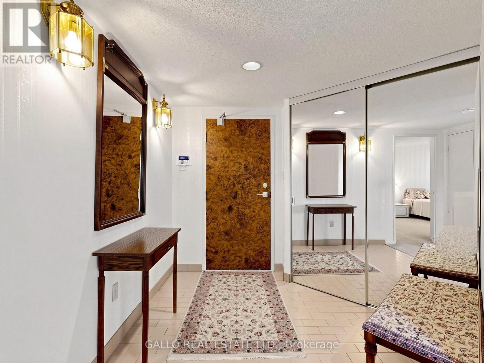 #203 10 KENNETH AVENUE - 8