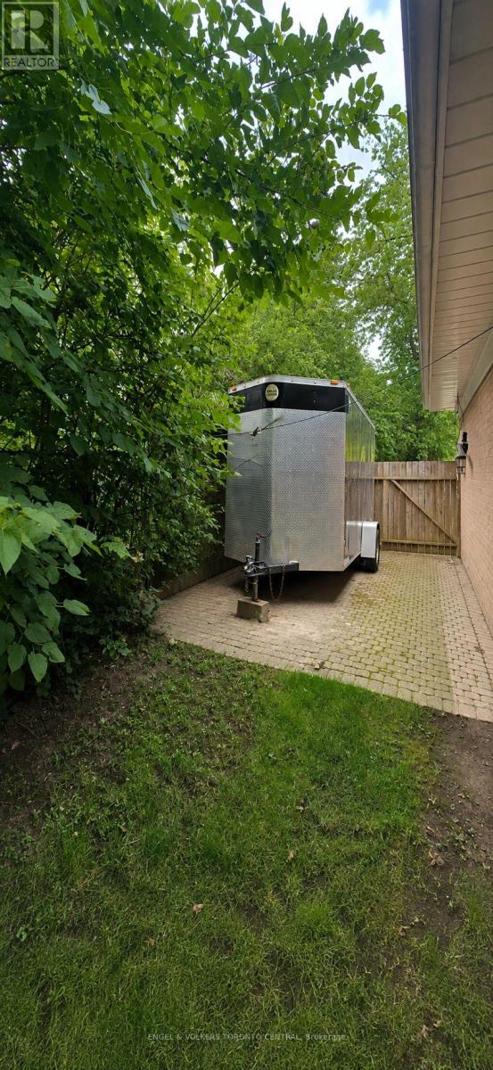 2424 BAYVIEW AVENUE - 24