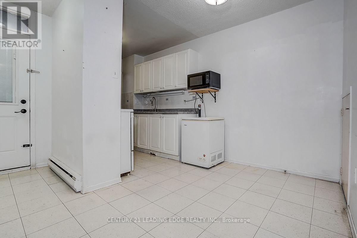 #207 135 LEEWARD GLENWAY - 13
