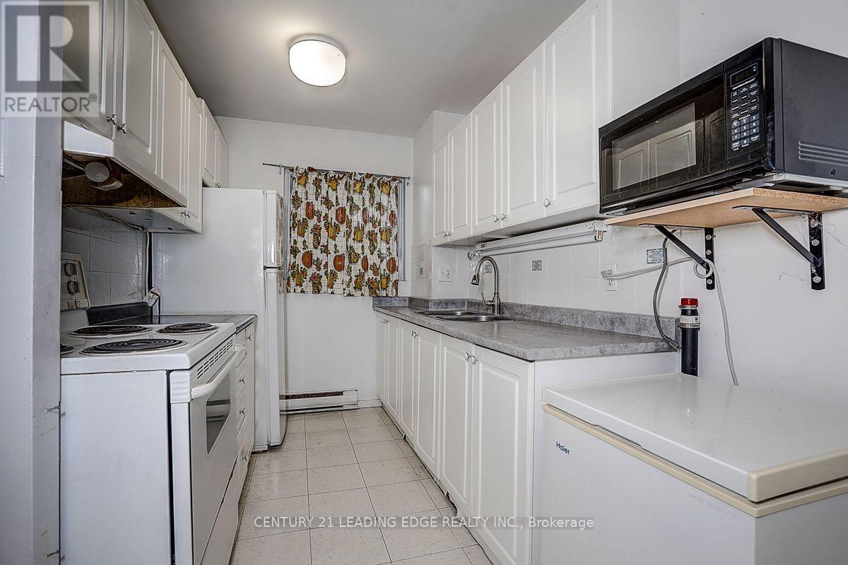 #207 135 LEEWARD GLENWAY - 16