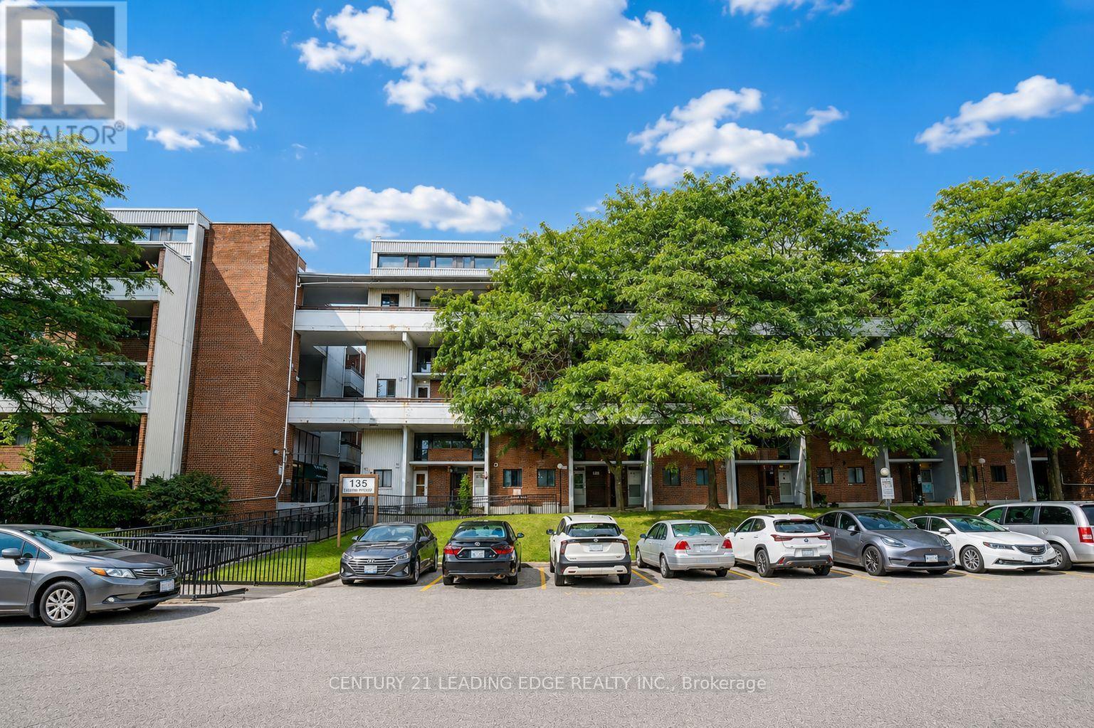 #207 135 LEEWARD GLENWAY - 4