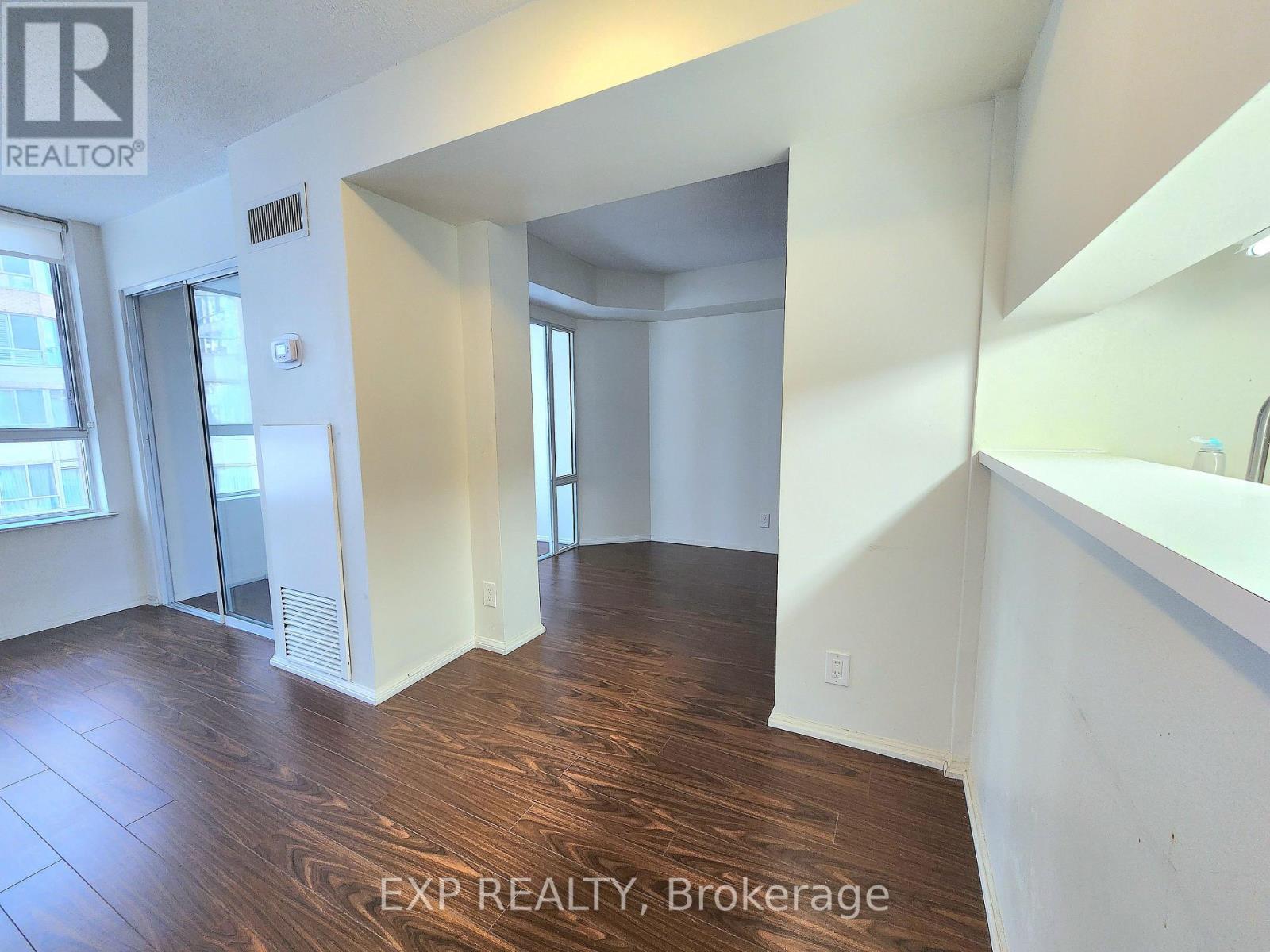 #1421 711 BAY STREET - 10