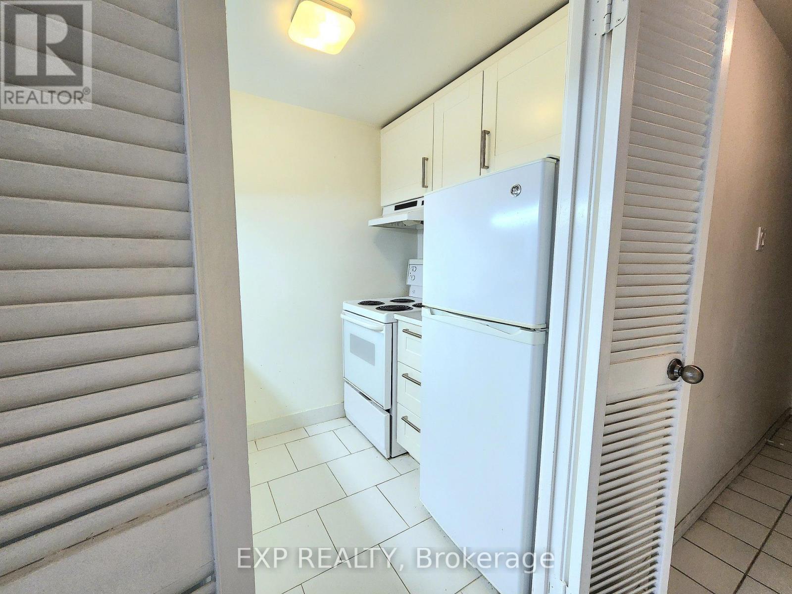 #1421 711 BAY STREET - 14