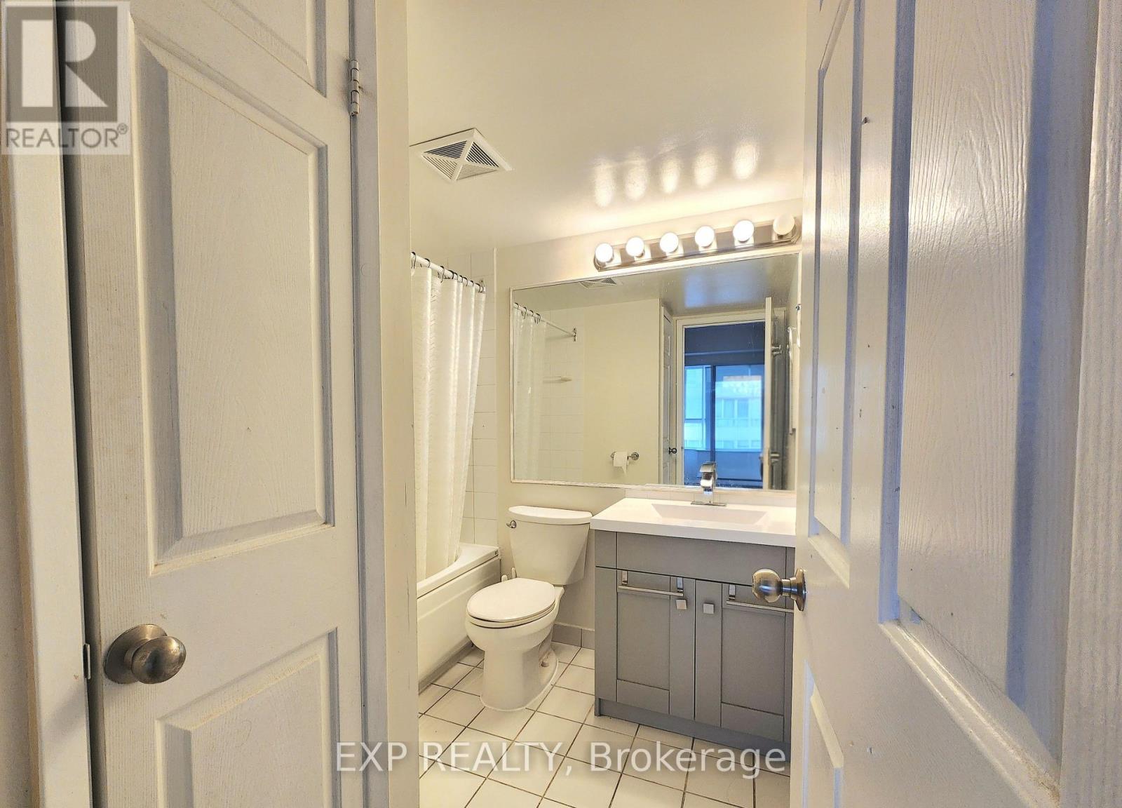 #1421 711 BAY STREET - 9