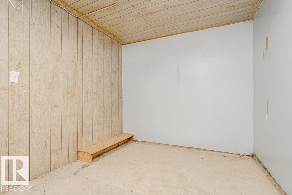 3520 42 Avenue NW - Photo 34