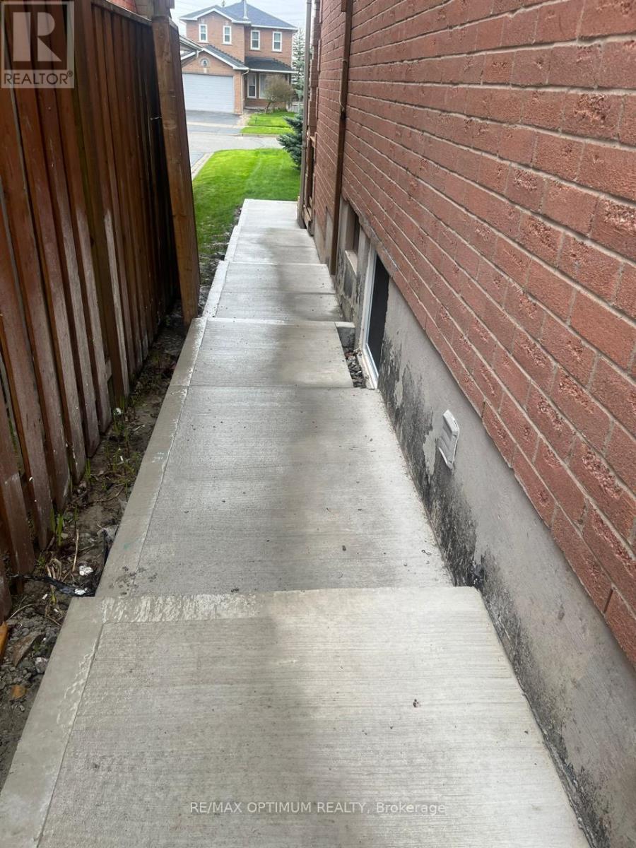 11 MURKAR CRESCENT - 44