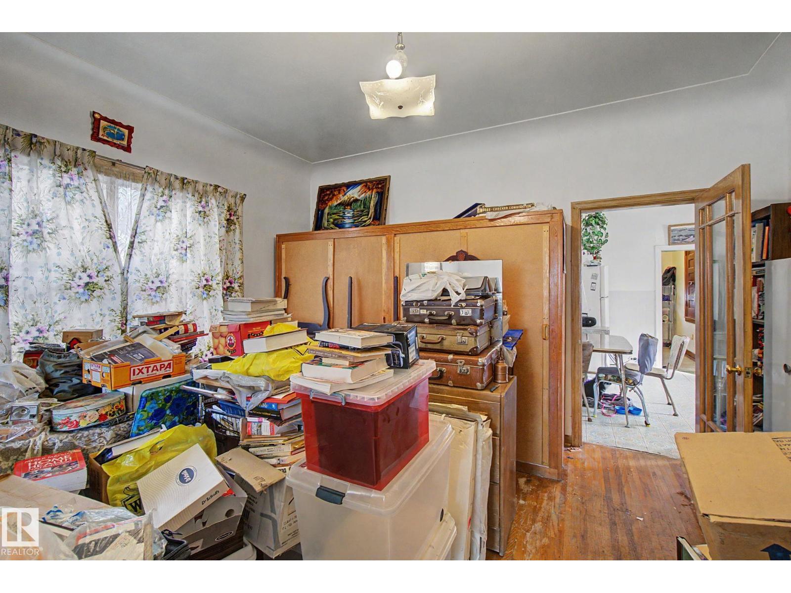 9334 106A Avenue NW - Photo 16