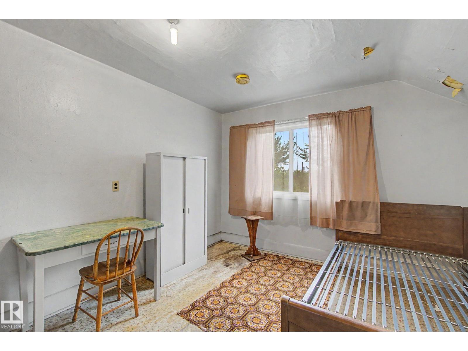 9334 106A Avenue NW - Photo 35