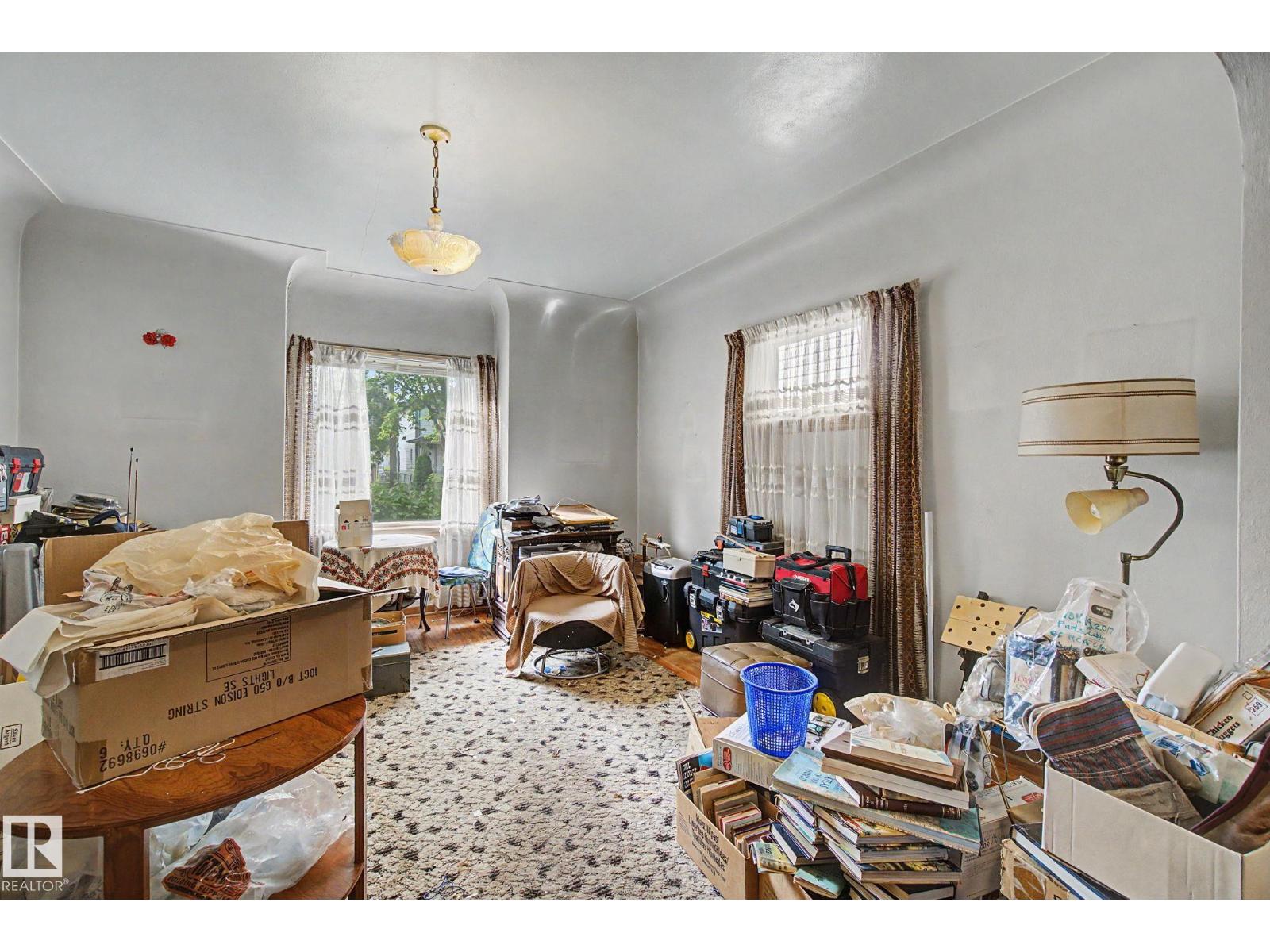 9334 106A Avenue NW - Photo 10