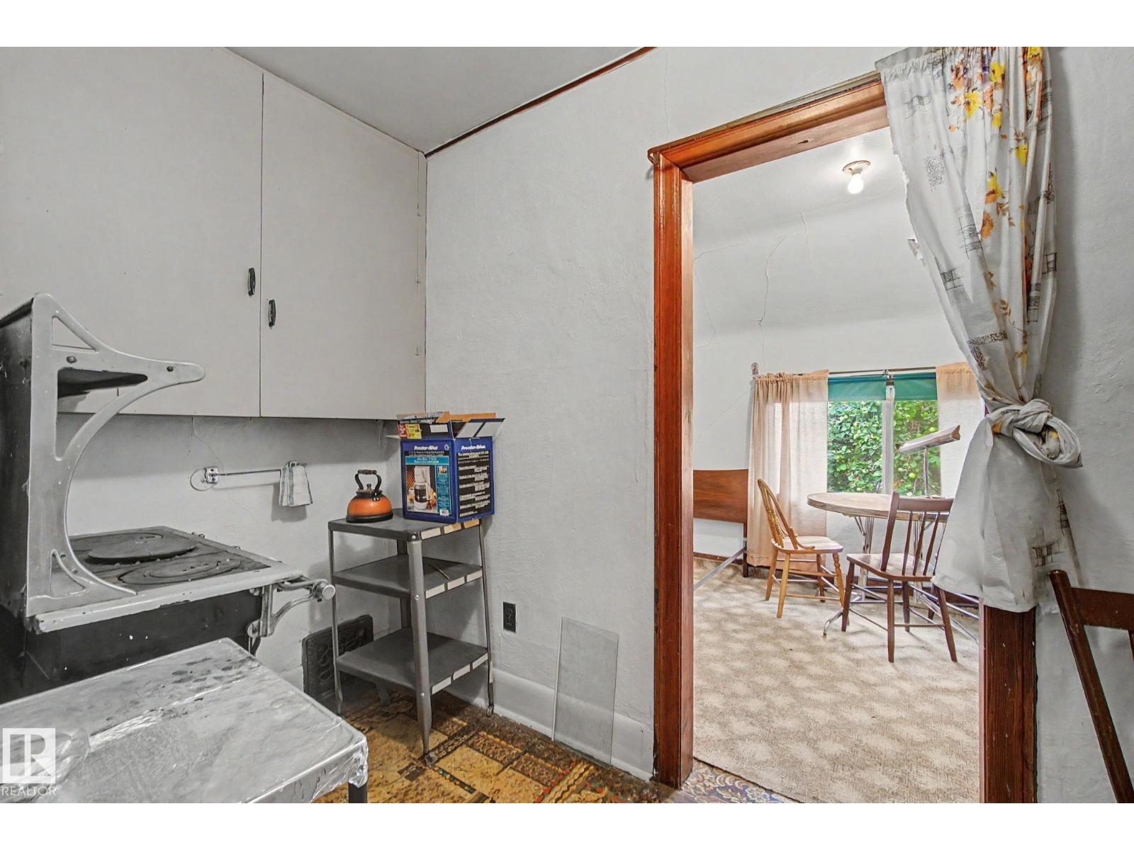 9334 106A Avenue NW - Photo 43