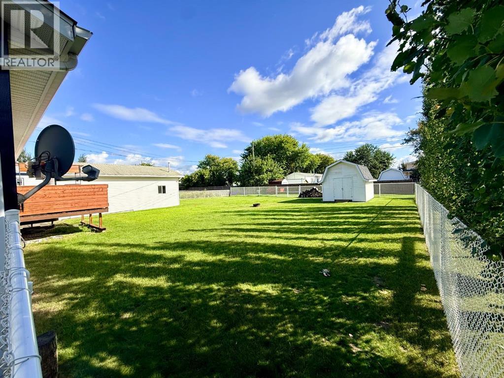 10629 101 Ave - Image 31