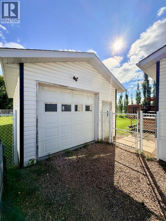 10629 101 Ave - Image 34