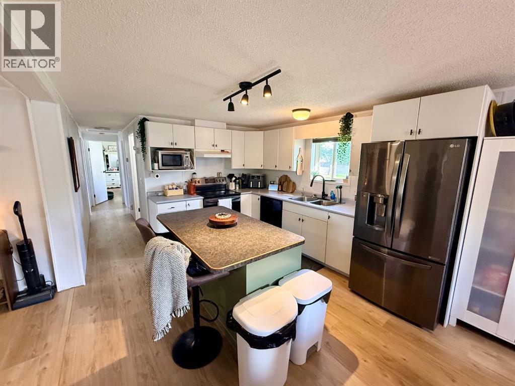 10629 101 Ave - Image 16