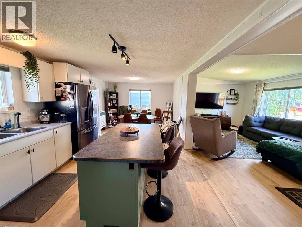 10629 101 Ave - Image 17