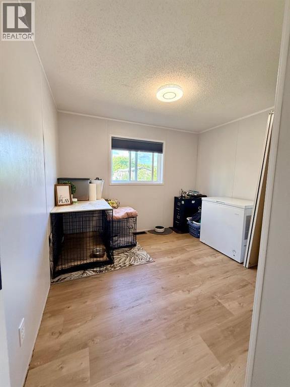 10629 101 Ave - Image 22