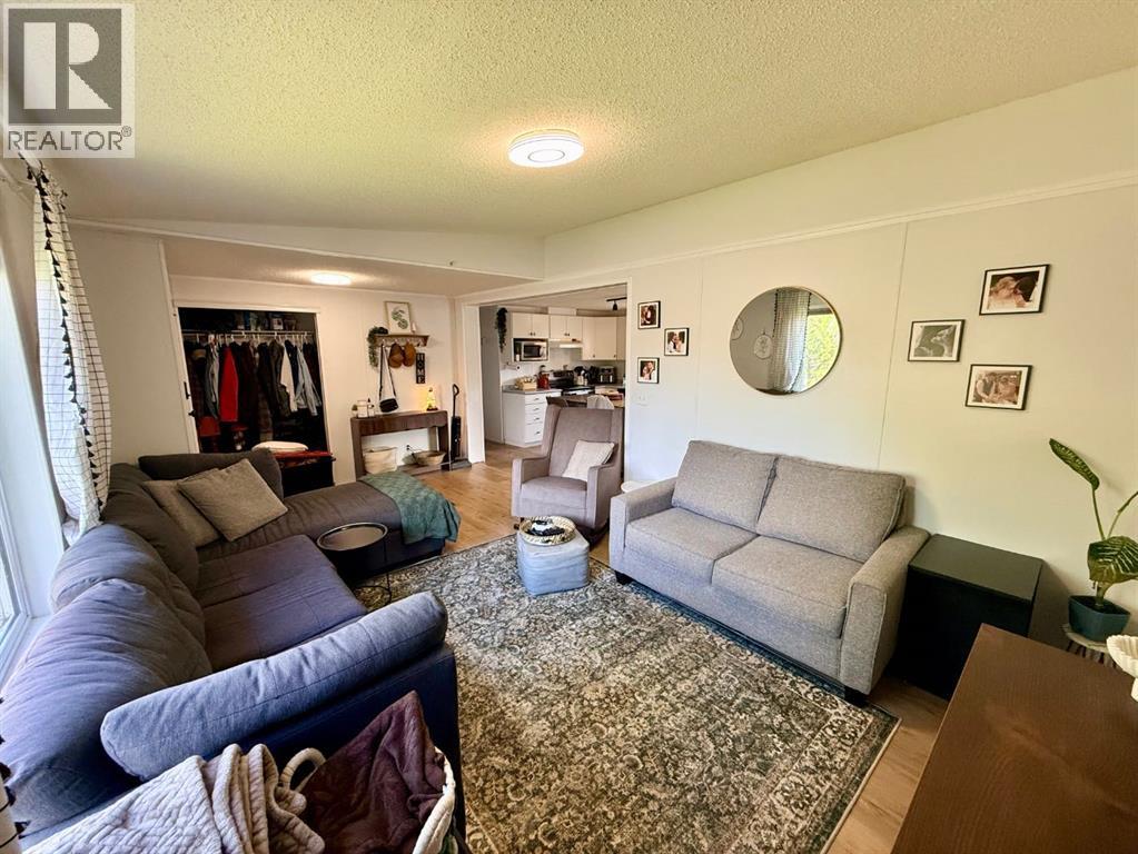 10629 101 Ave - Image 14