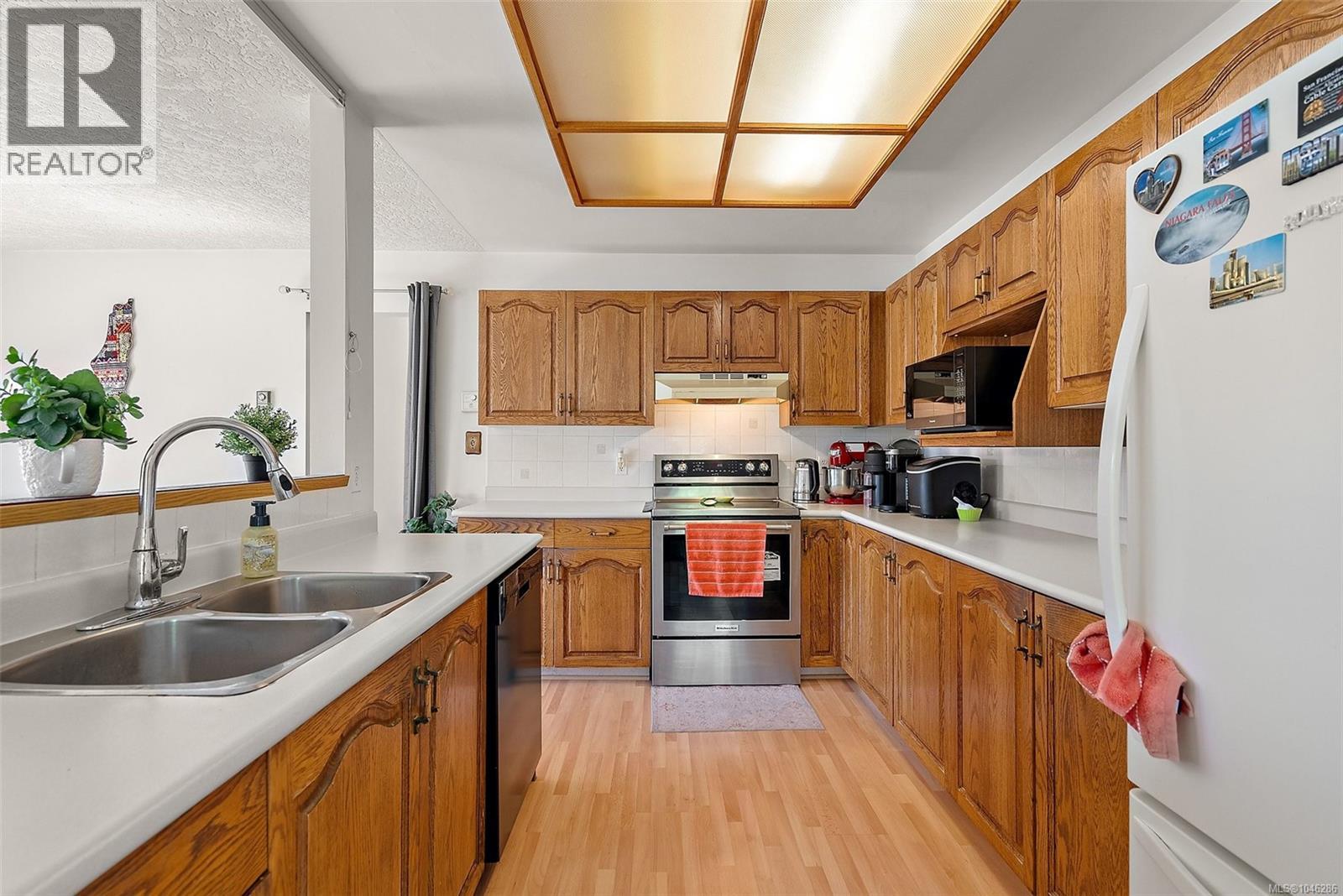  3301 Argyle Place, Saanich