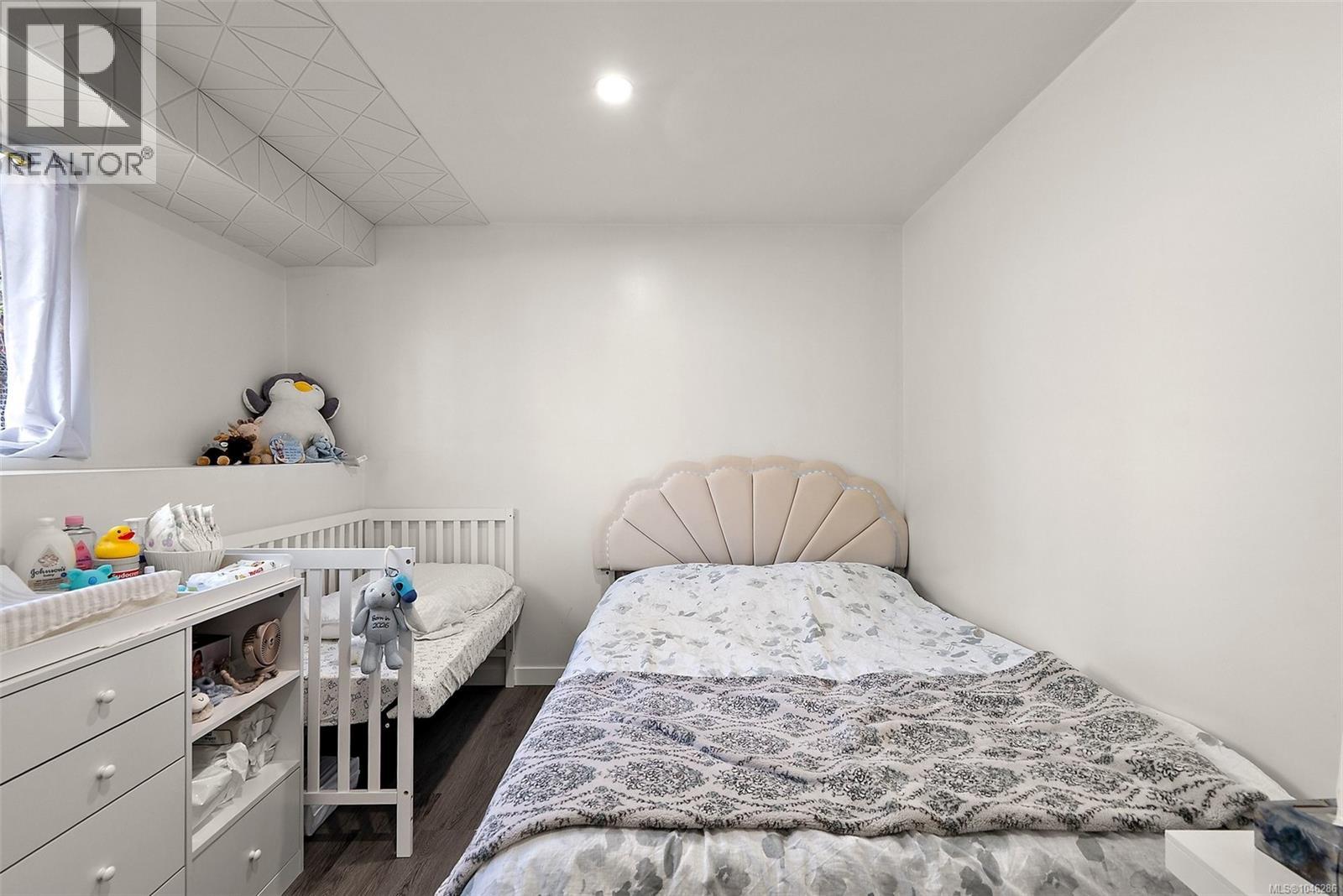  3301 Argyle Place, Saanich