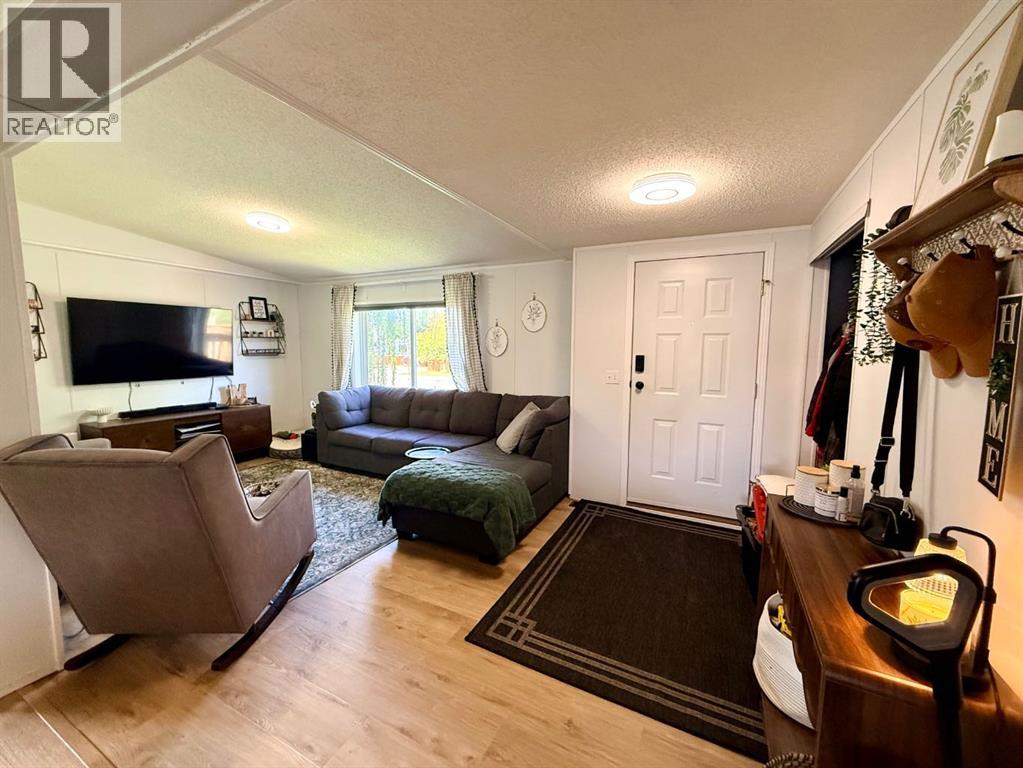 10629 101 Ave - Image 11