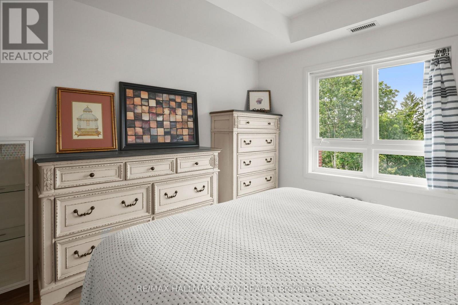 #404 157 WELLINGTON STREET E - 20