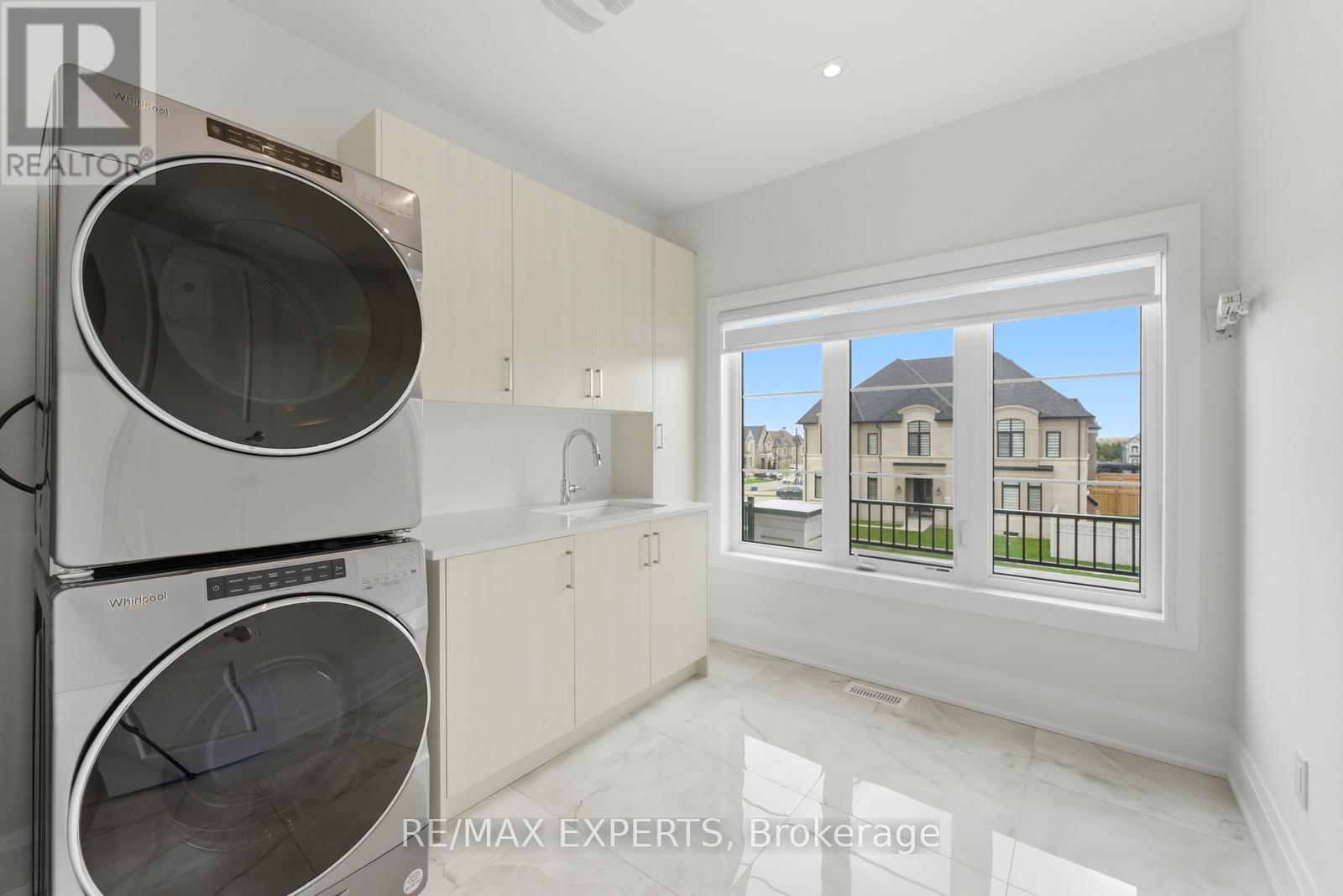 15 SCULPTURE GARDEN LANE - Image 39