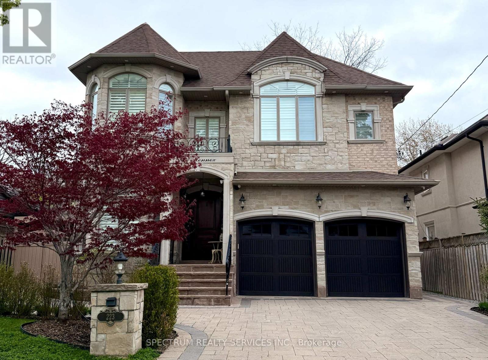 Listing photo of 223 LENNOX AVENUE
