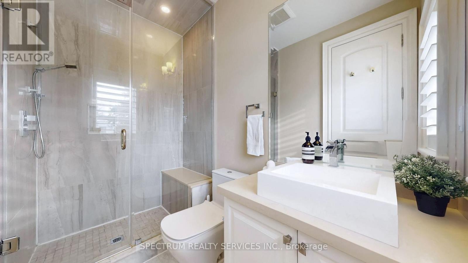 223 LENNOX AVENUE - Image 33