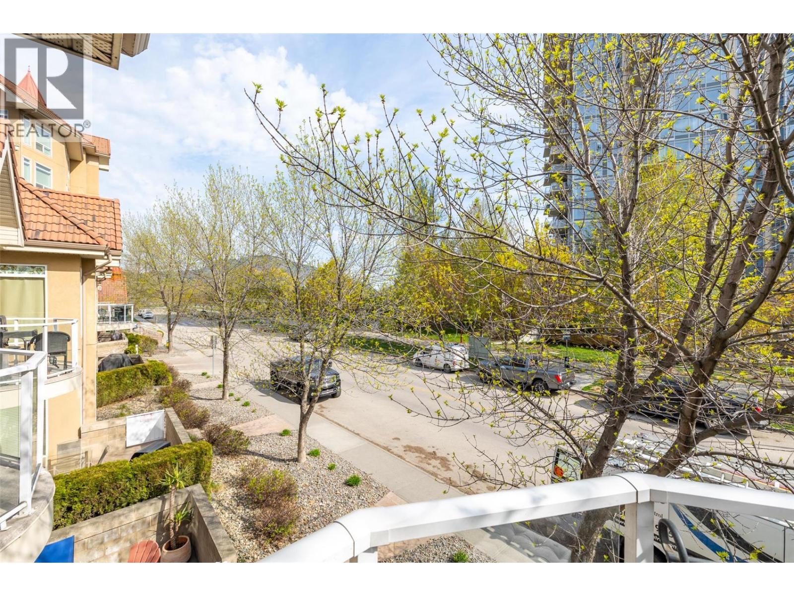 246 1088 Sunset Drive, Kelowna