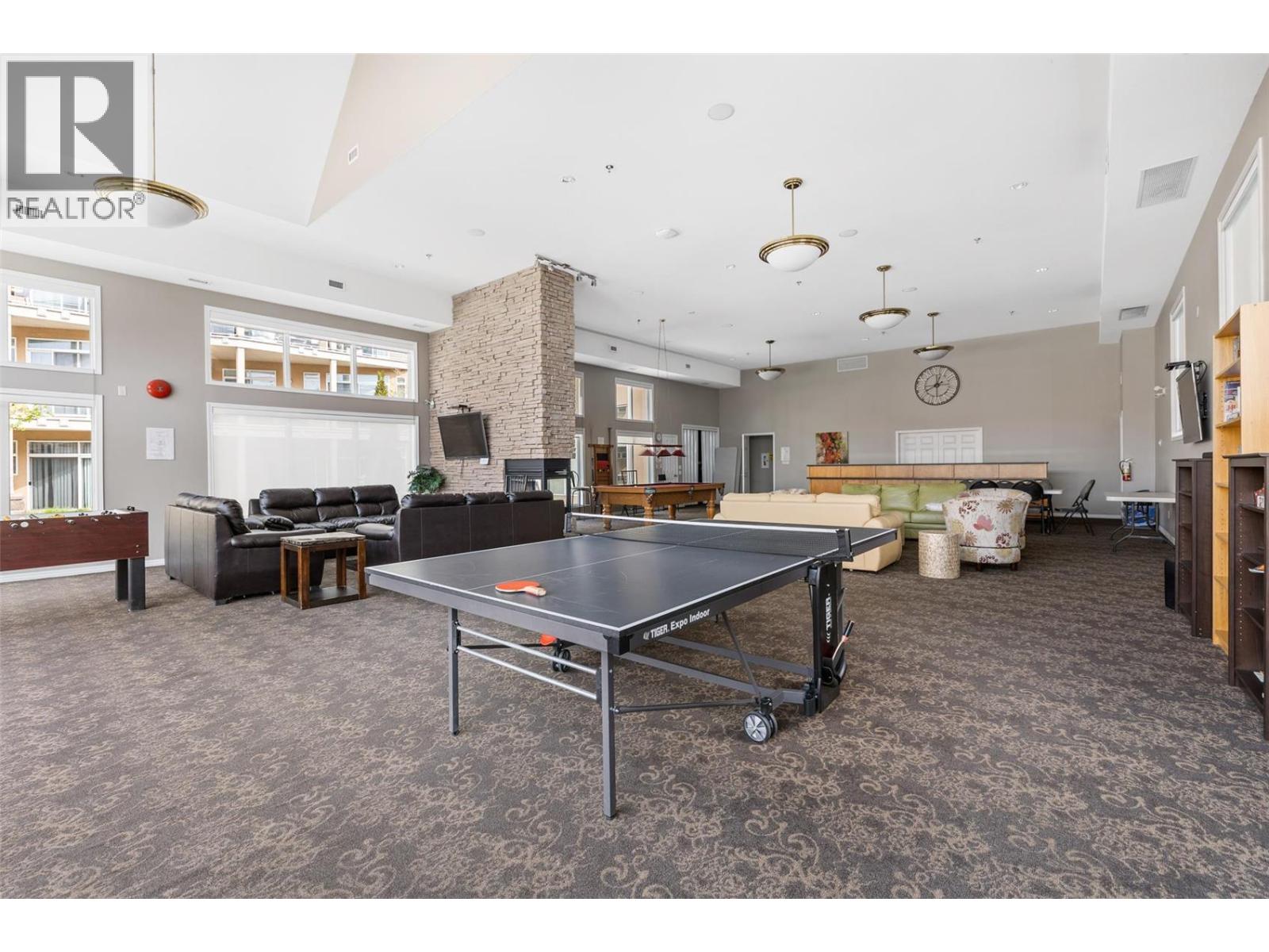 246 1088 Sunset Drive, Kelowna