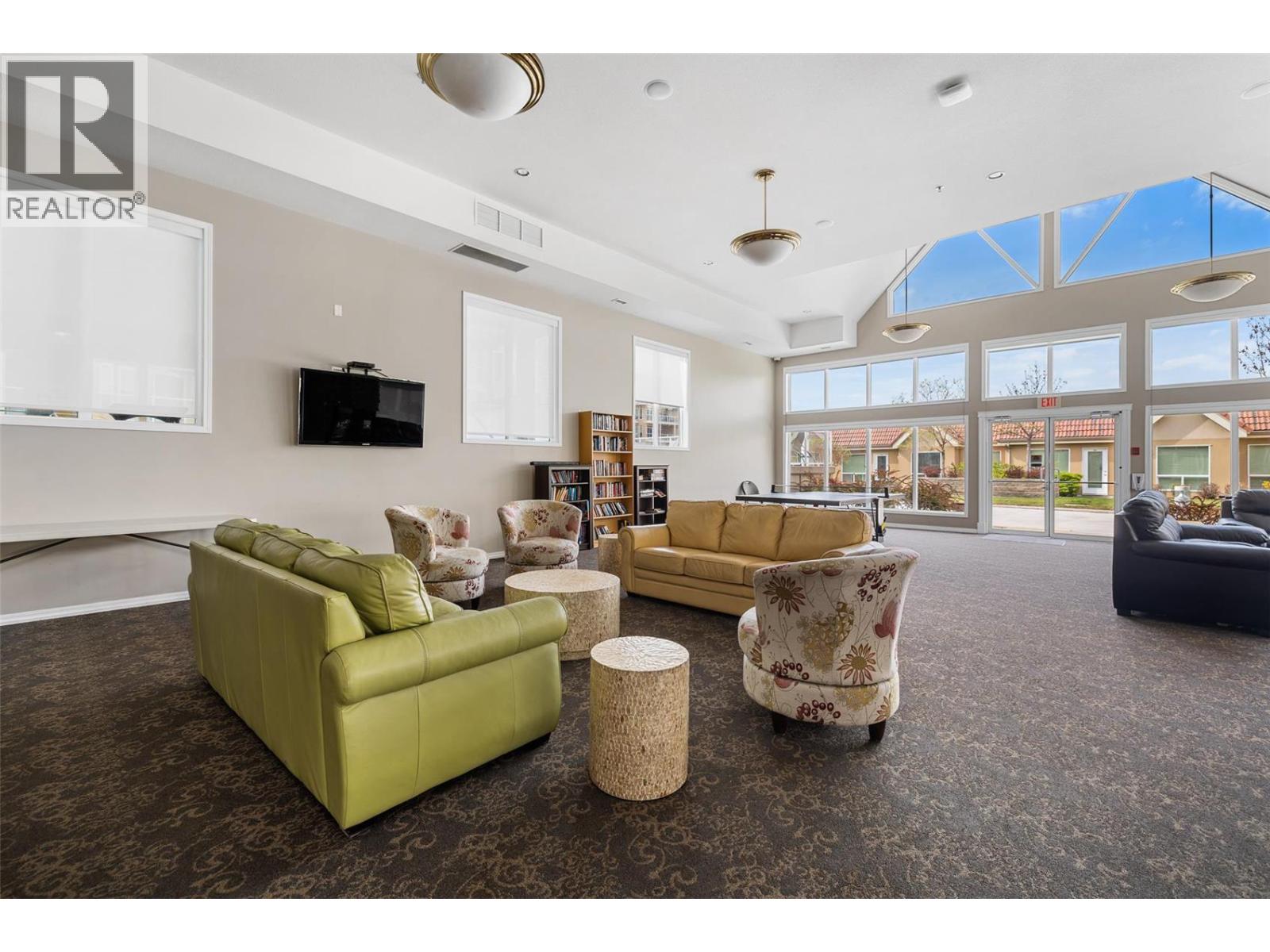 246 1088 Sunset Drive, Kelowna