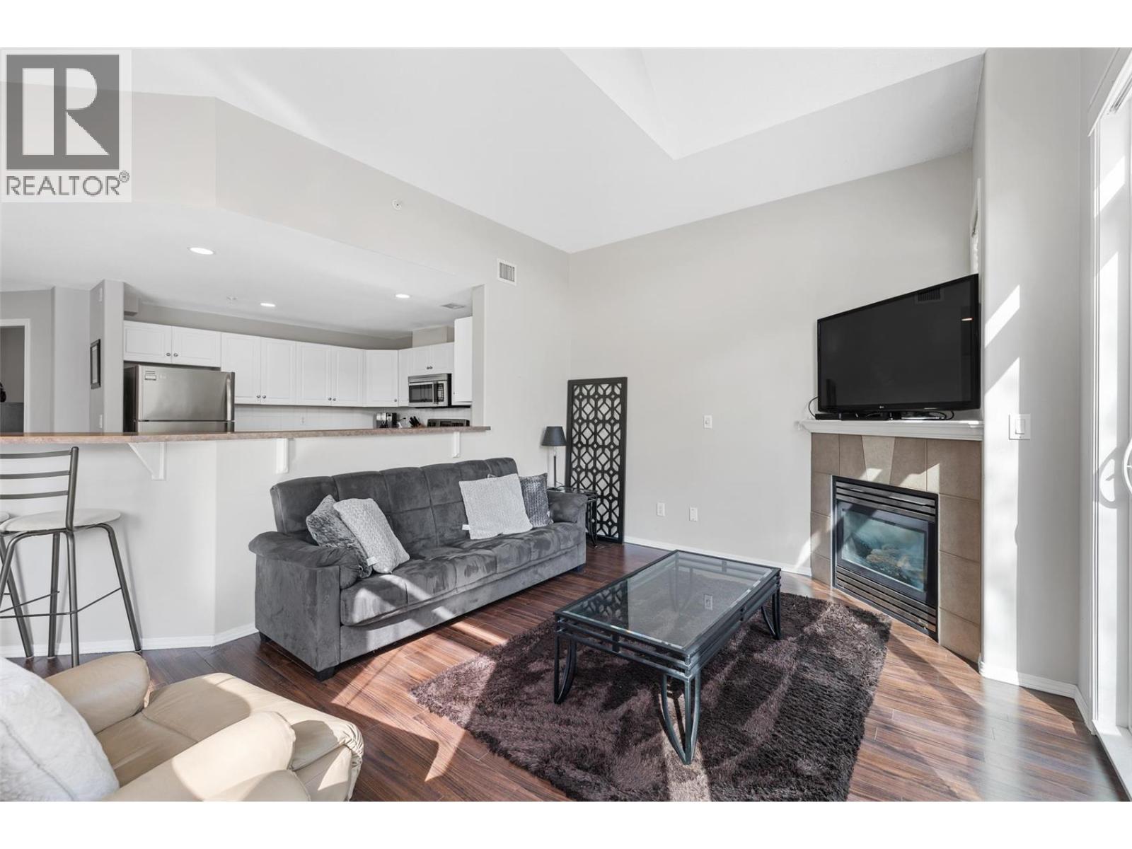 246 1088 Sunset Drive, Kelowna