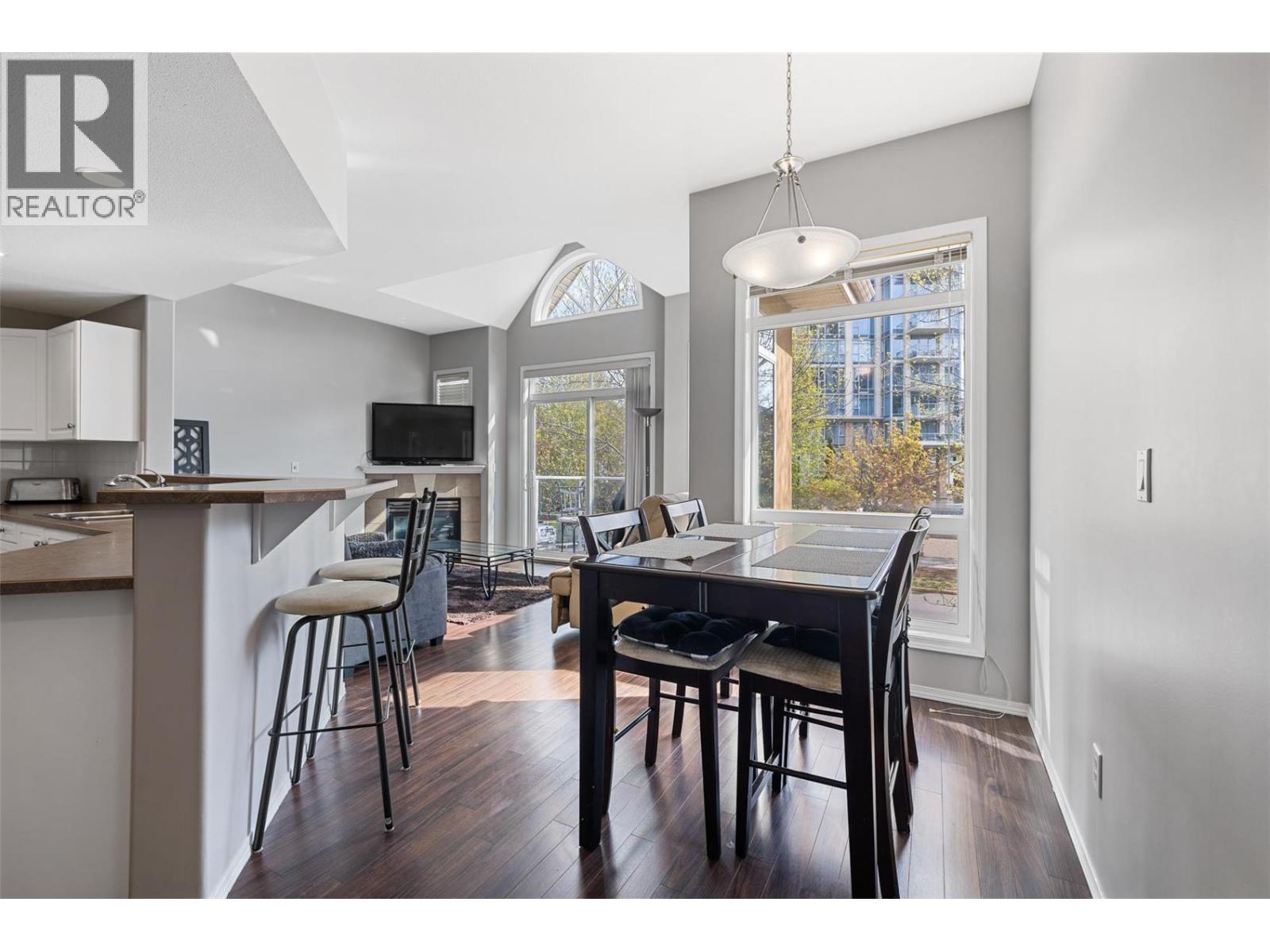 246 1088 Sunset Drive, Kelowna