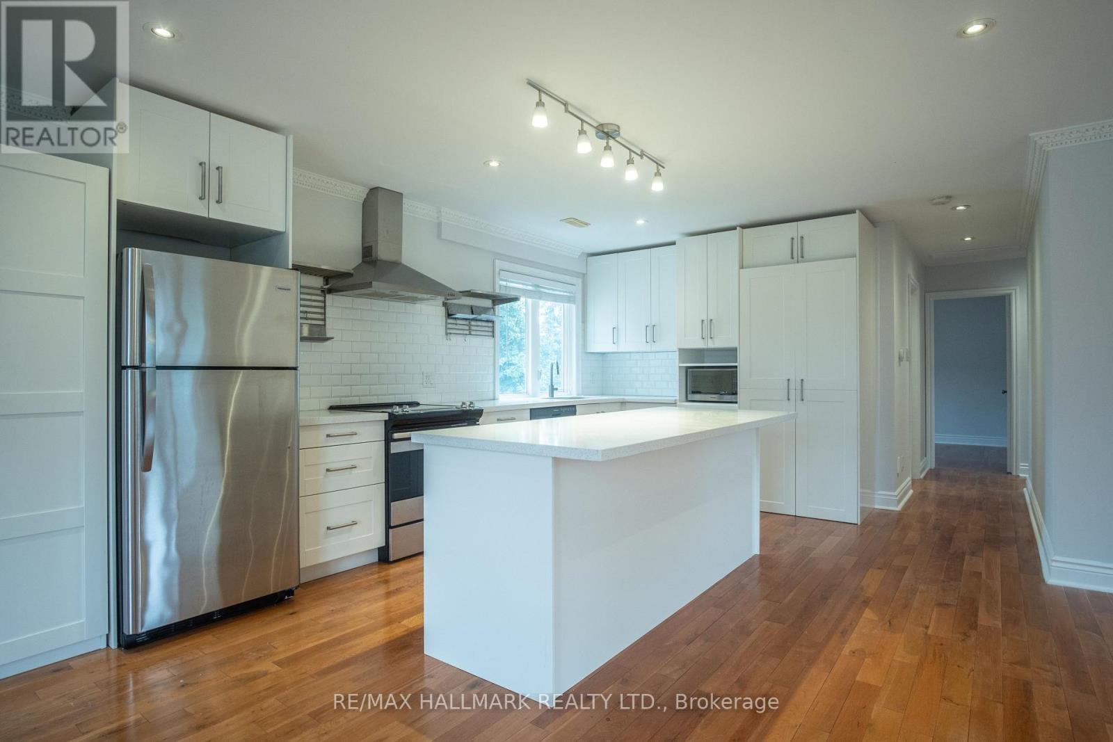 6 GRIGGSDEN AVENUE - 6