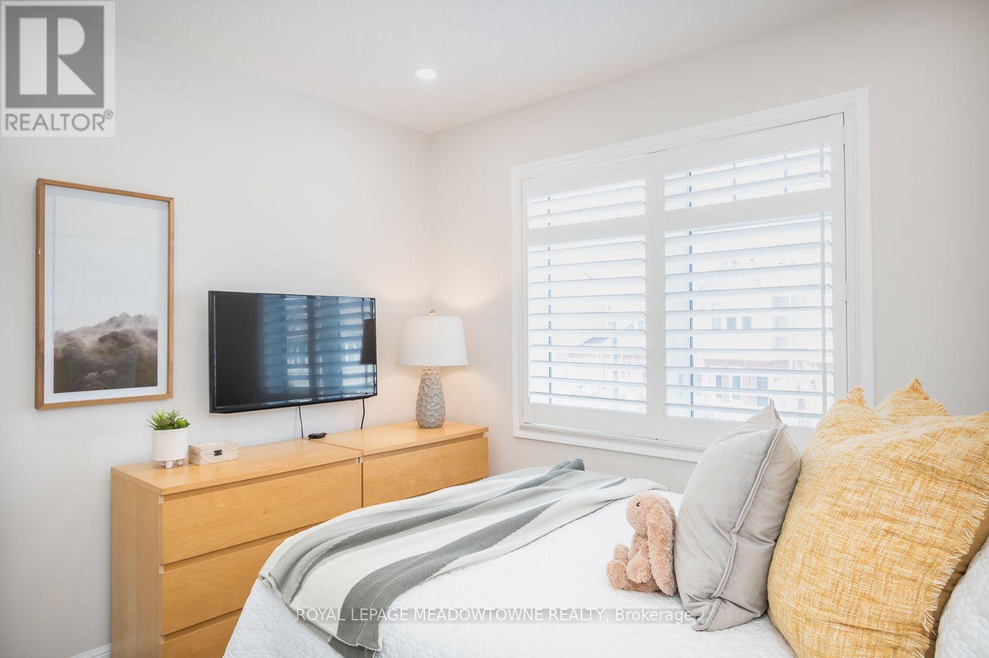 #104 6020 DERRY ROAD - 29