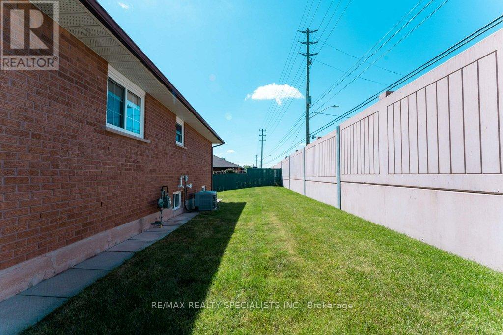 330 HICKORY CIRCLE - Image 33