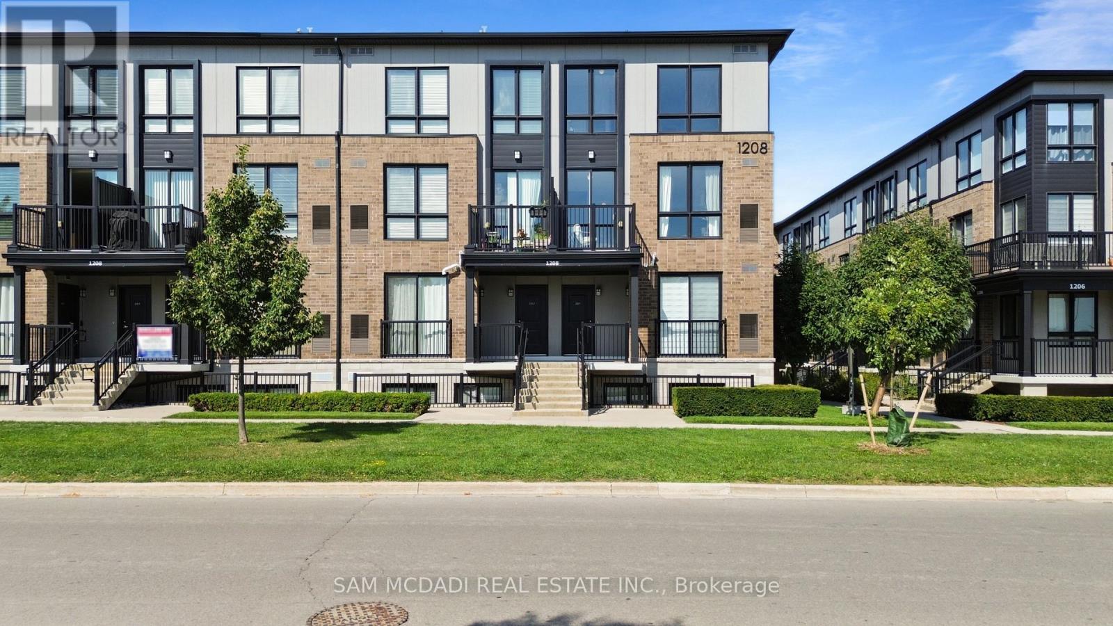 Photo of 1208 Main Street