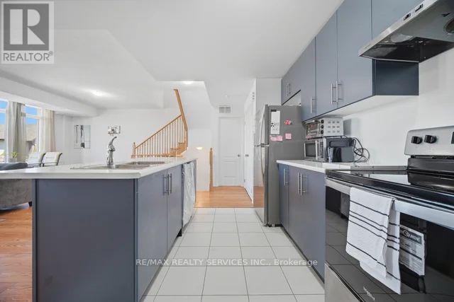 #14 417 DOUGALL AVENUE - 6