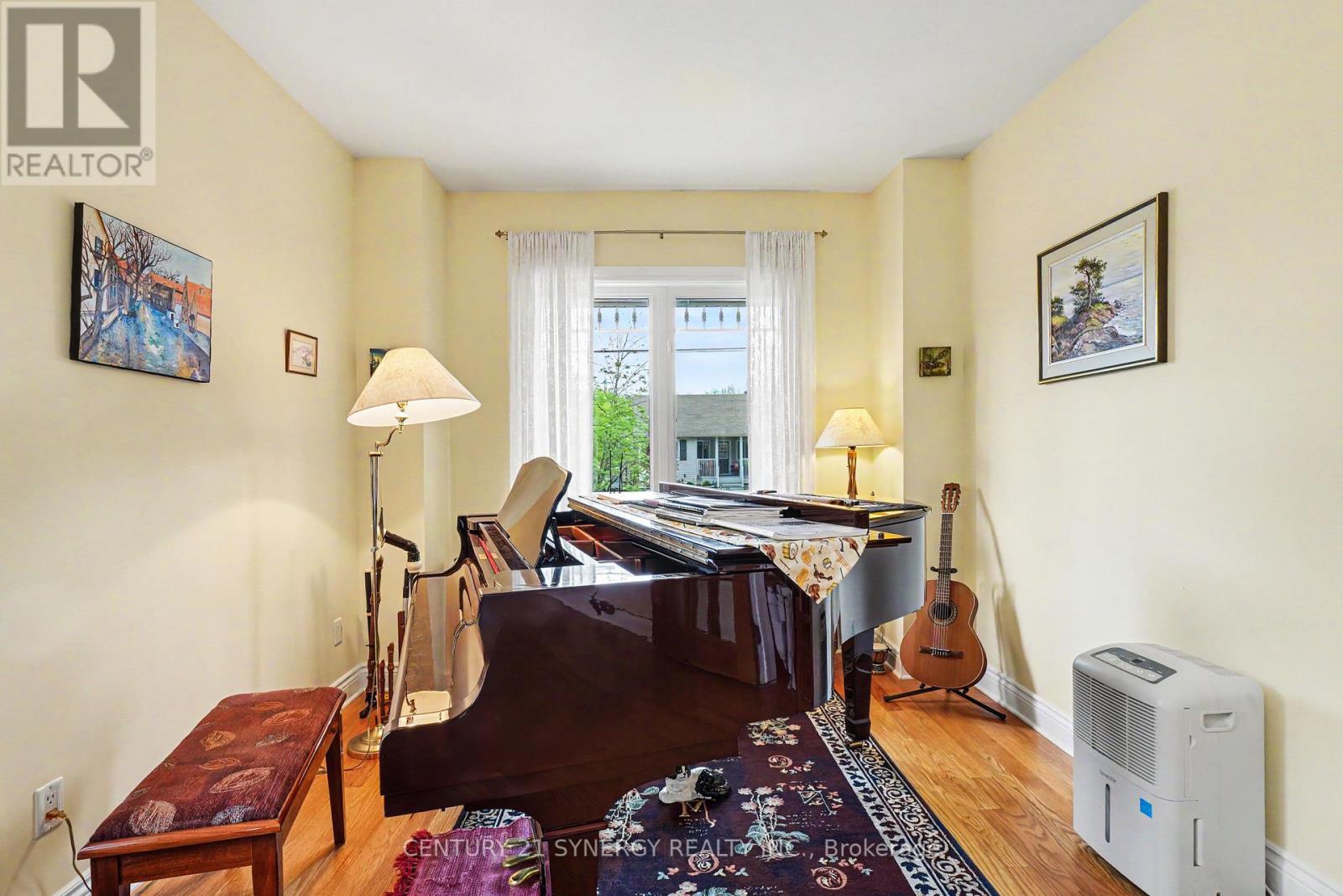 408 BROCK STREET E - Image 6