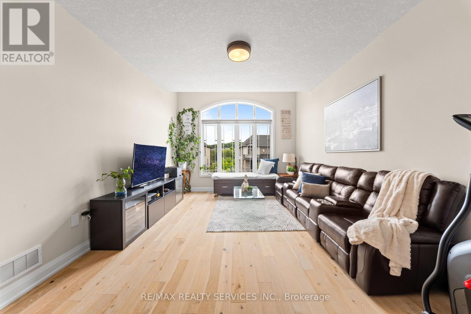 130 PONDCLIFFE DRIVE - Image 26
