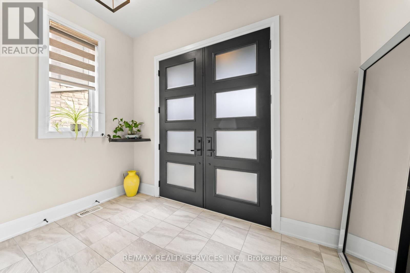 130 PONDCLIFFE DRIVE - Image 4