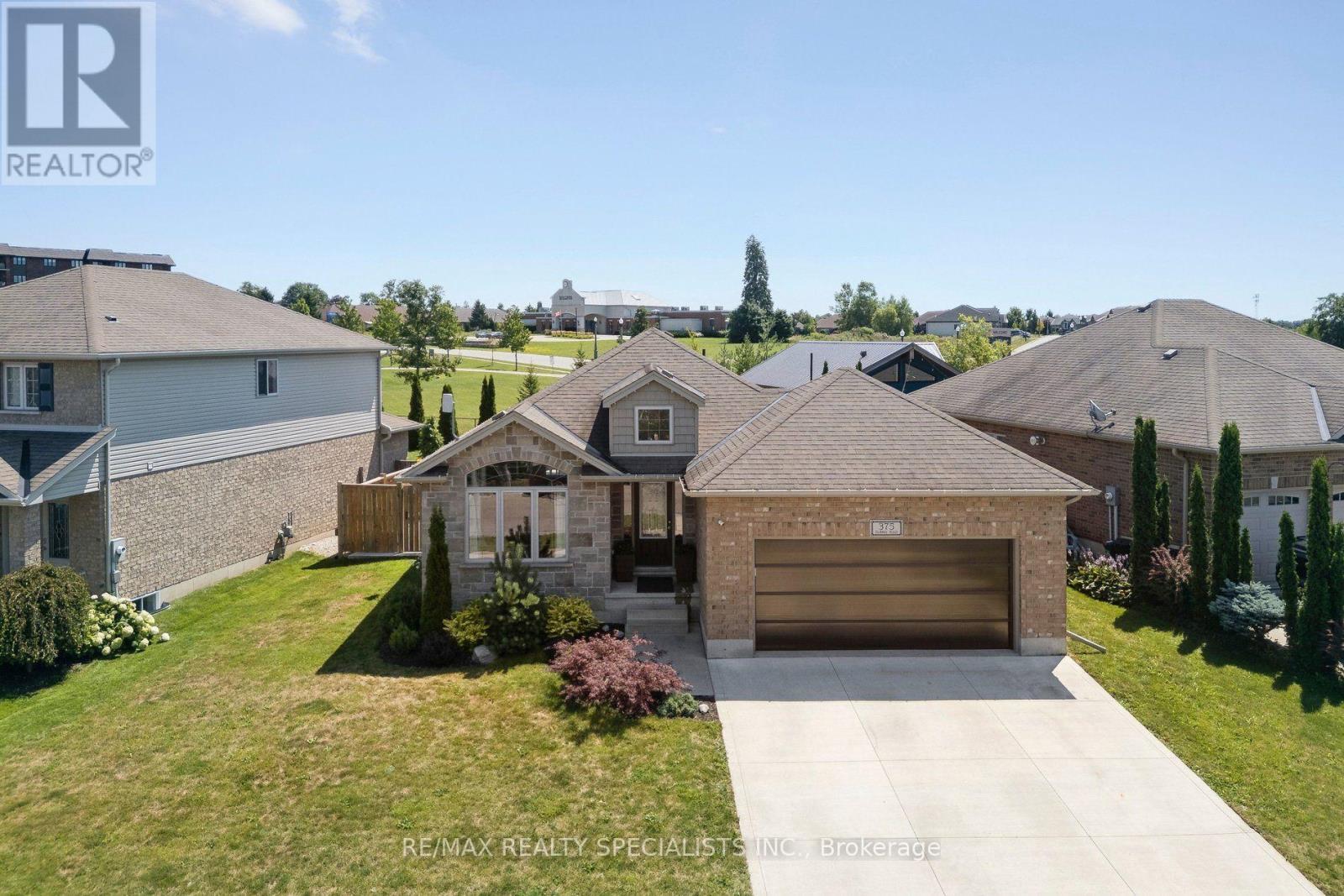 375 FAIRWAY ROAD - 1