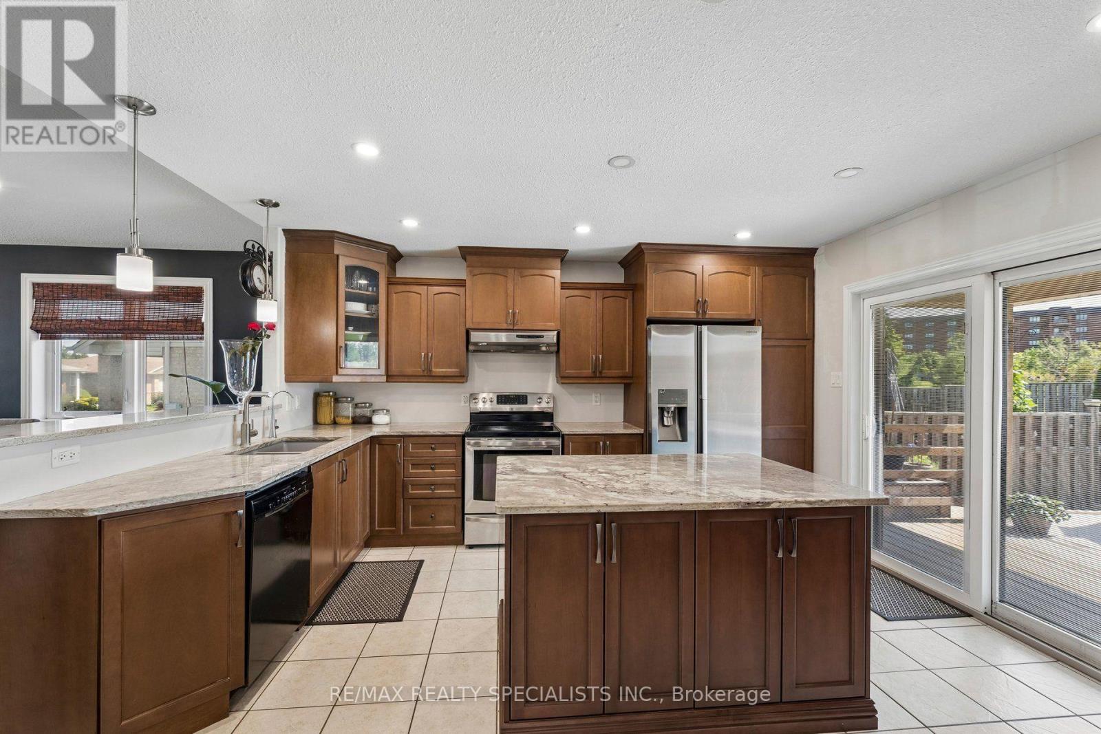 375 FAIRWAY ROAD - Image 10