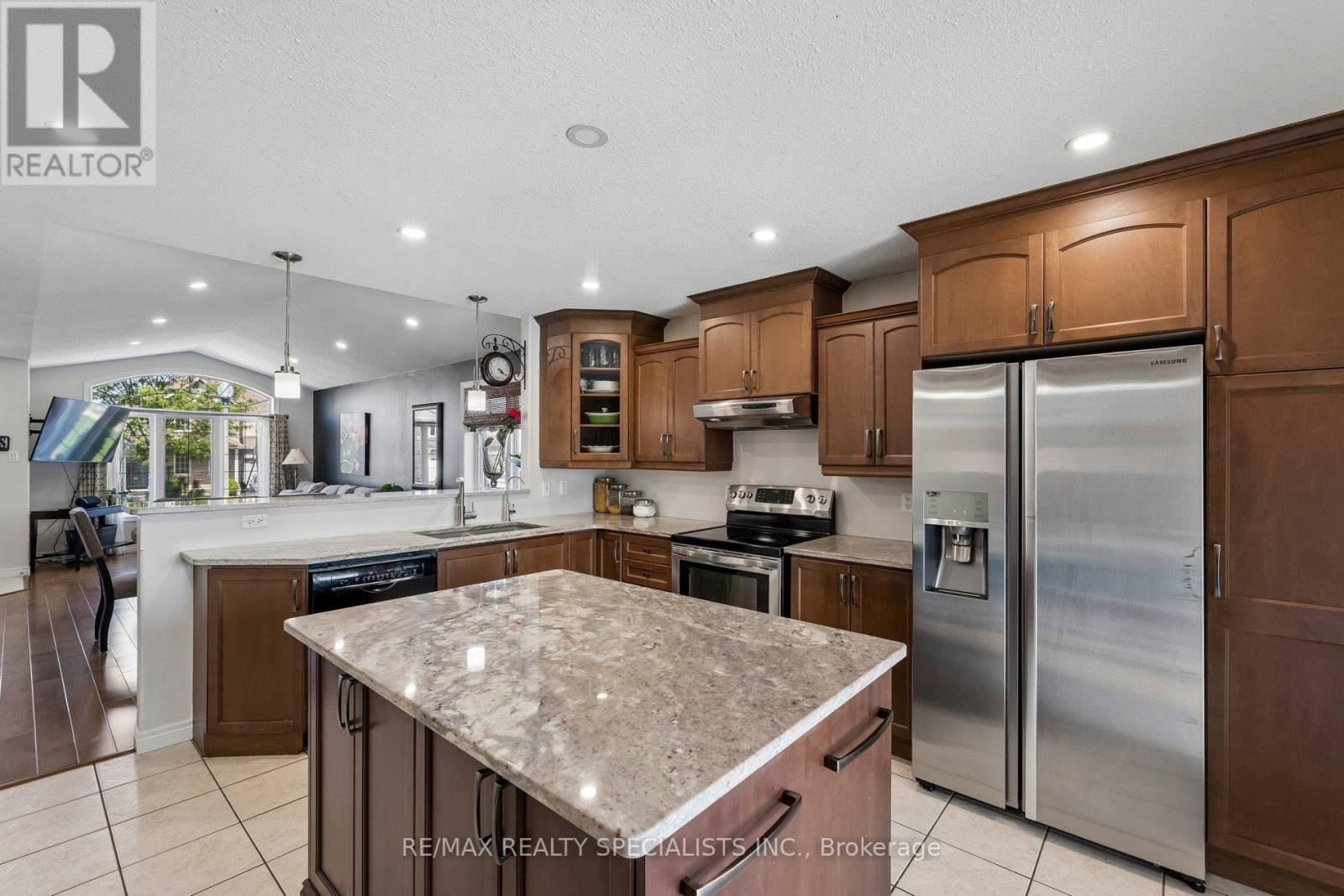 375 FAIRWAY ROAD - Image 11