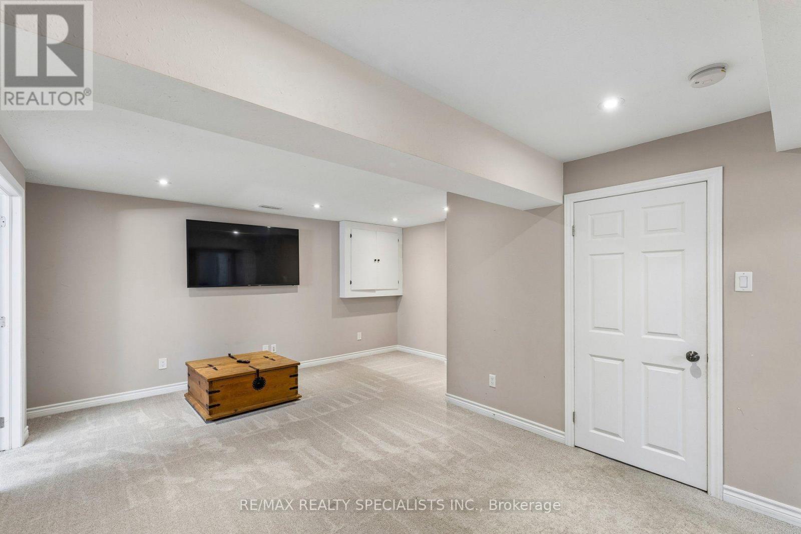 375 FAIRWAY ROAD - Image 21
