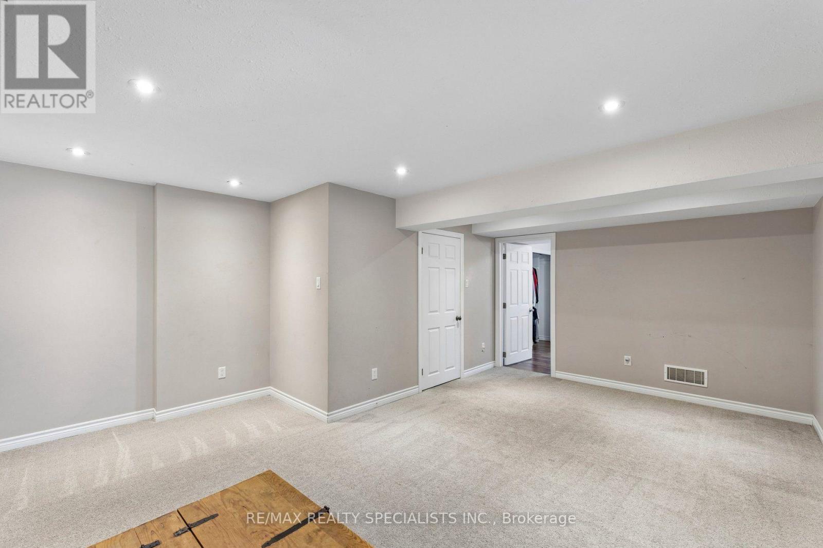 375 FAIRWAY ROAD - Image 22