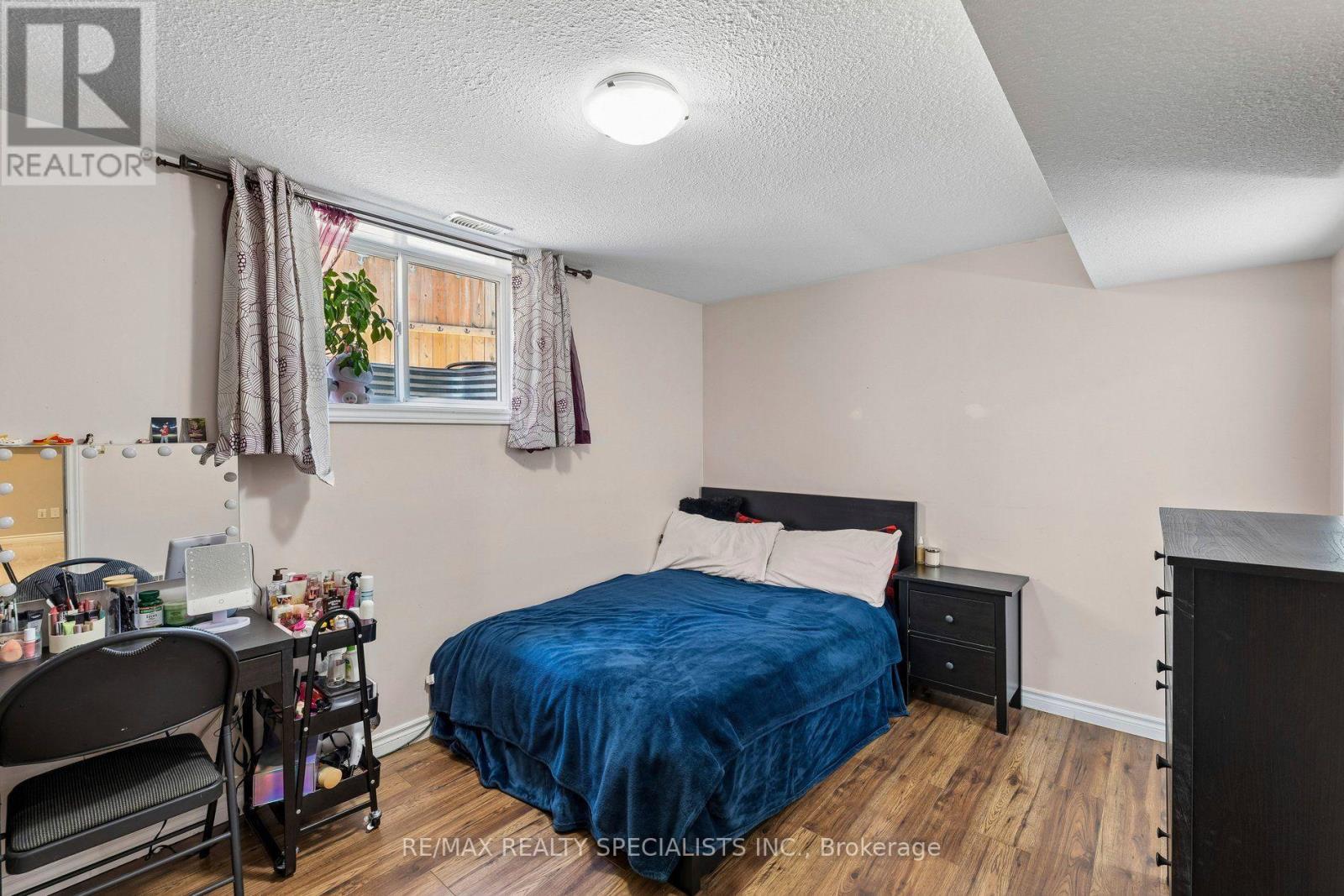 375 FAIRWAY ROAD - Image 25